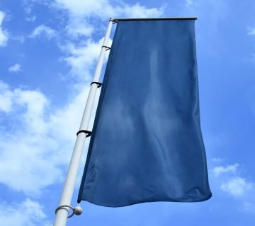 Wat belangrijk is bij het plaatsen van een vlag